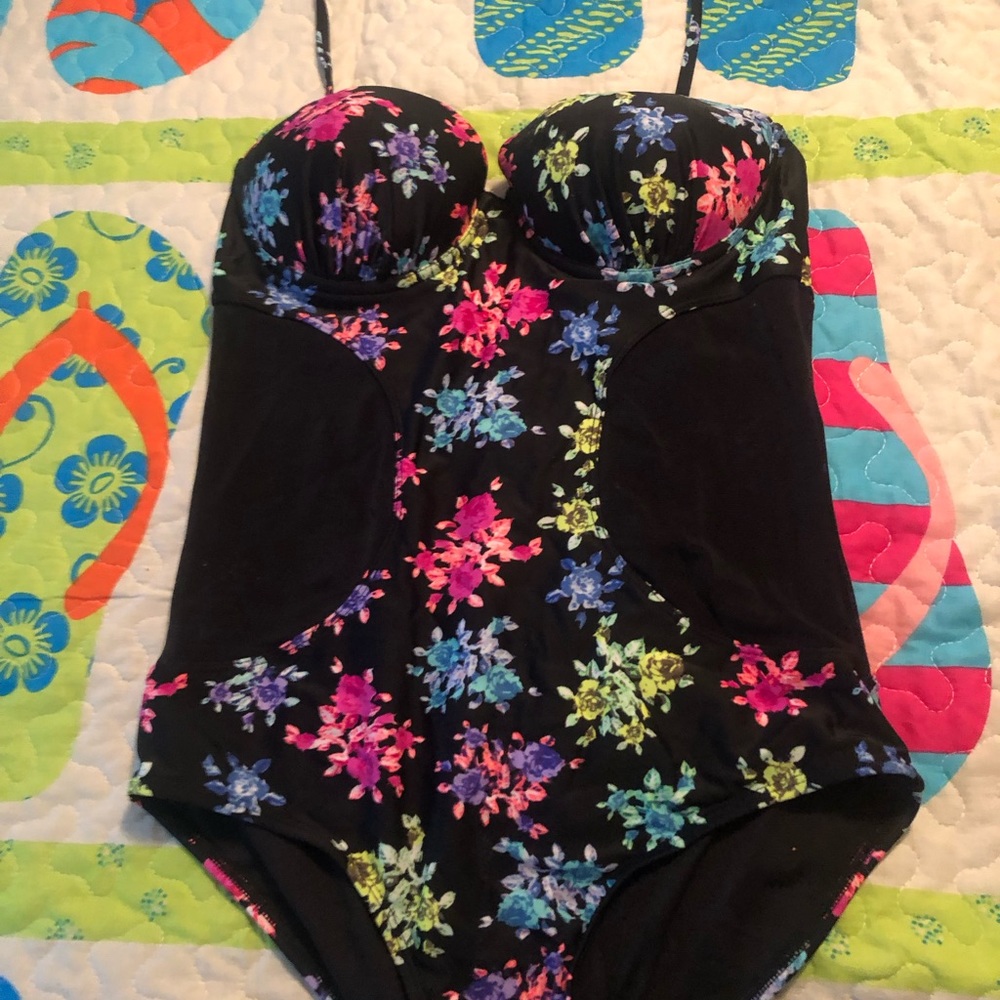 Ladies swimsuit